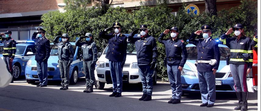 Questura di Macerata, 1° maggio davanti agli ospedali covid