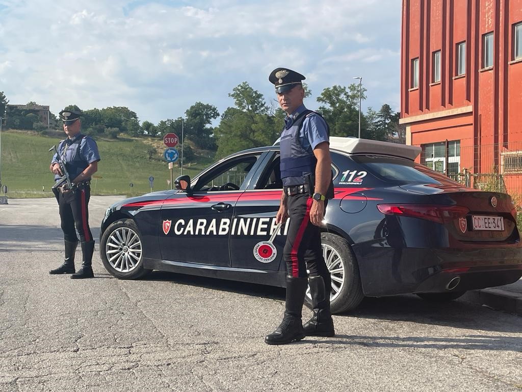 Carabinieri, denunce per droga a Porto Recanati e Macerata