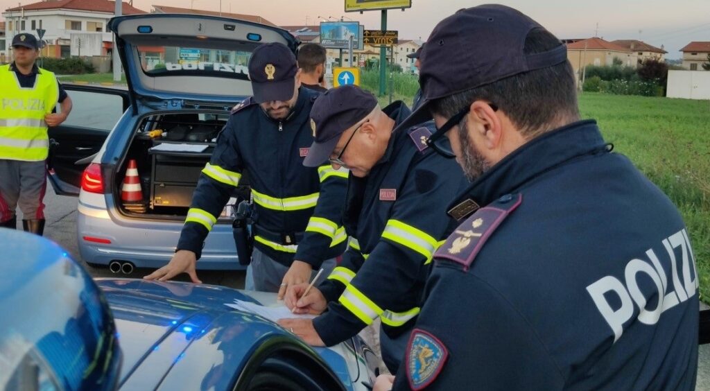 polizia stradale macerata