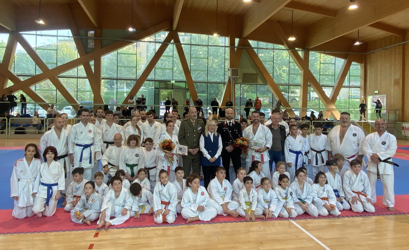 Karate, stage del Fratini Team con i campioni Cardin e Figuccio