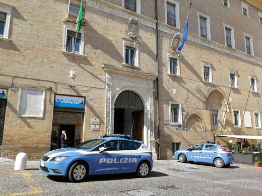 Questura di Macerata rintraccia ed espelle tre stranieri clandestini