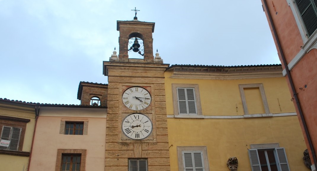 San Severino Marche, con le guide turistiche tra orologi e campanili